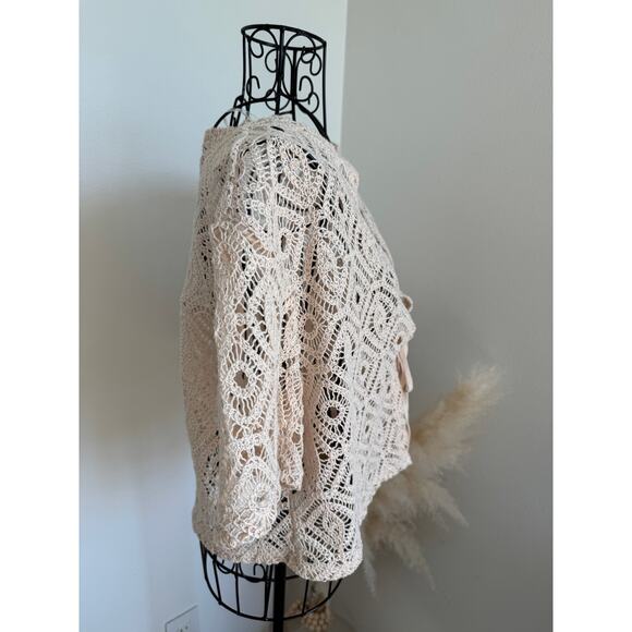 Future Collective Short Sleeve Tie Front Crochet Knit Cream Top Size XS NEW - Picture 2 of 9